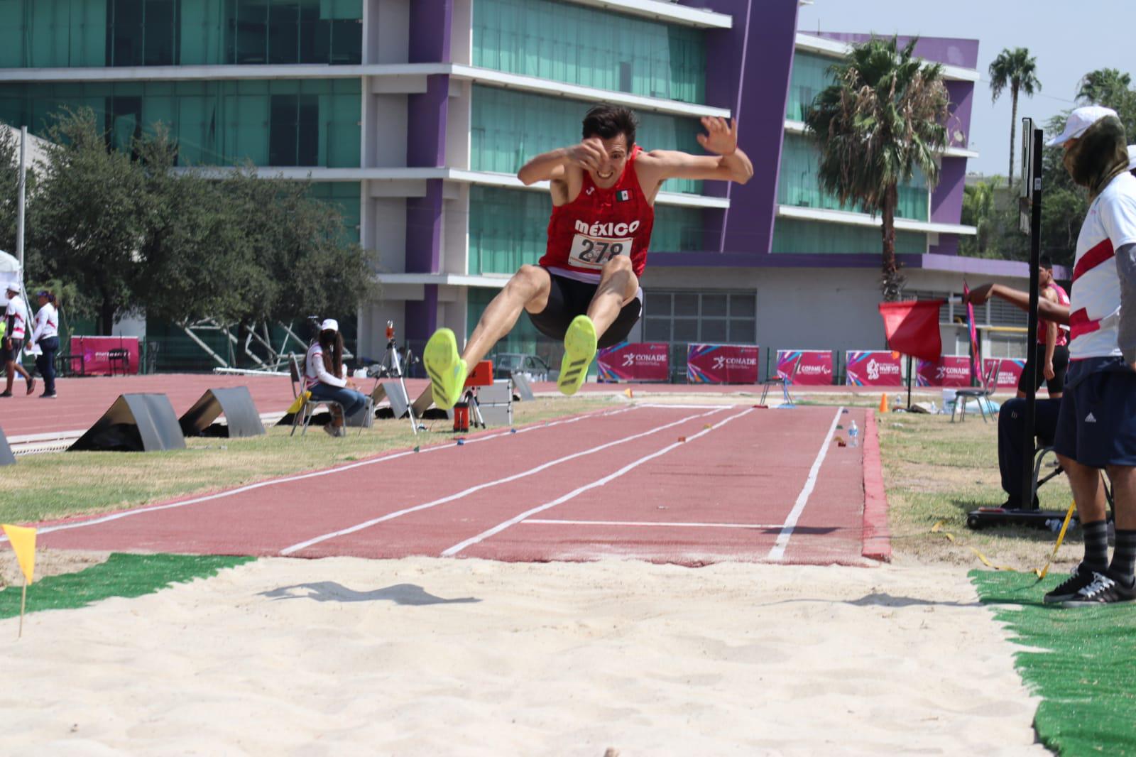 $!Mazatlecos tienen jornada dorada en el Grand Prix de Monterrey