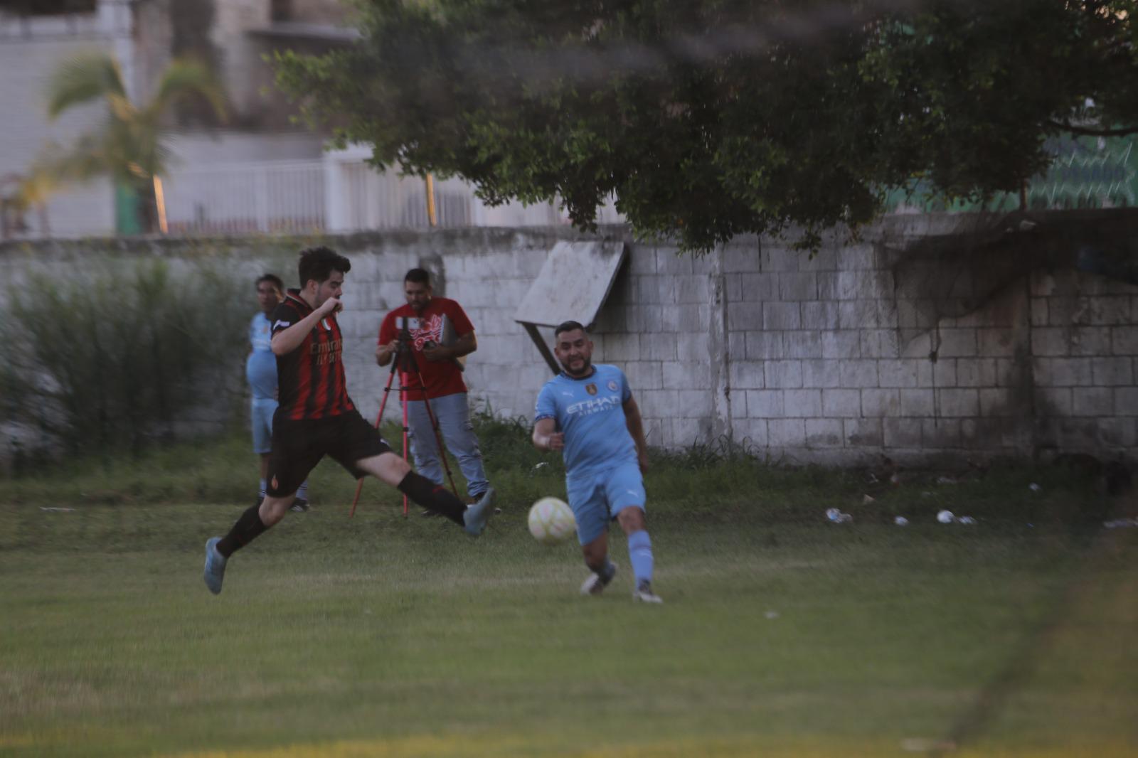 $!IMSS-Umepa se ciñe el campeonato de la Liga de Futbol Intermédicos