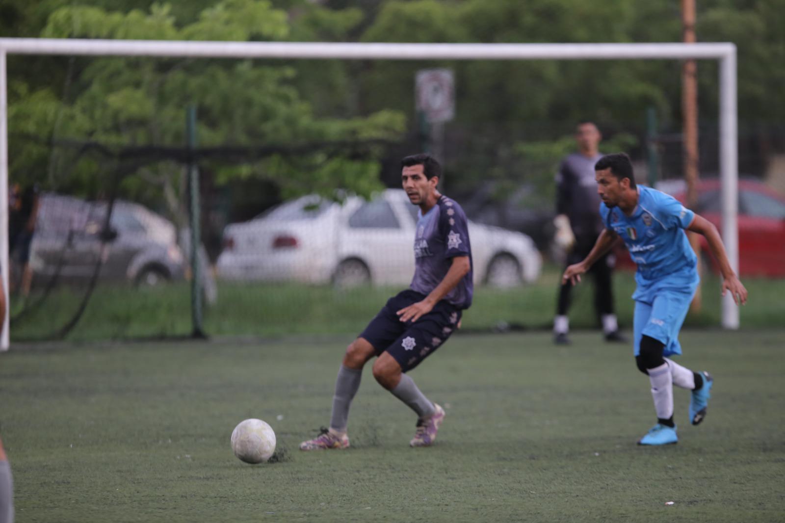 $!Aluminio y Cristales El Pollo se corona en la Liga Superveteranos con doble campeonato