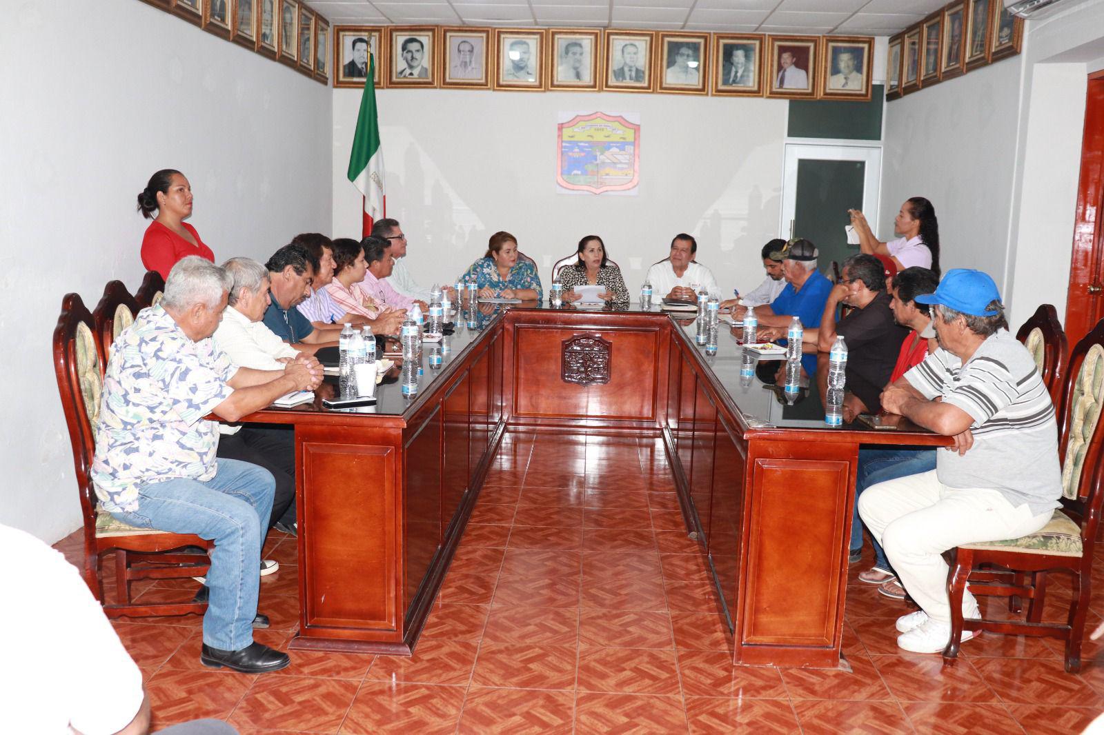 $!Se reúnen líderes pesqueros para atender escasez del camarón en Escuinapa