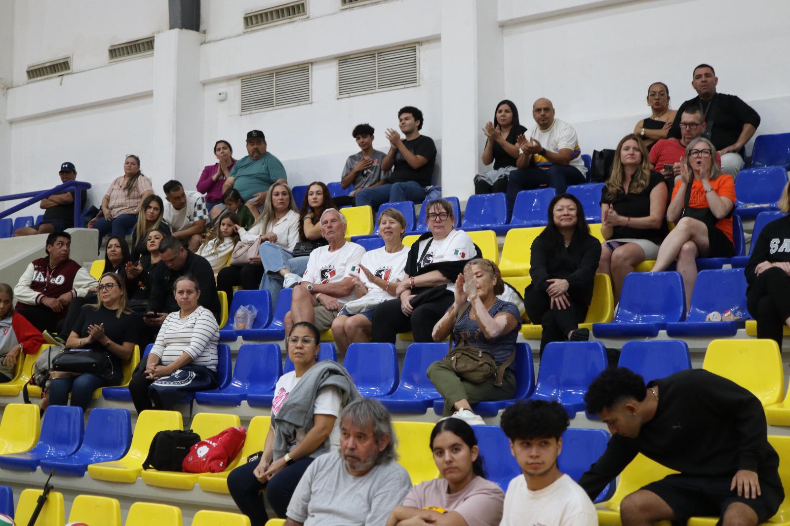 $!Hermana Copa Amistosa Internacional de Voleibol a Canadá y Mazatlán