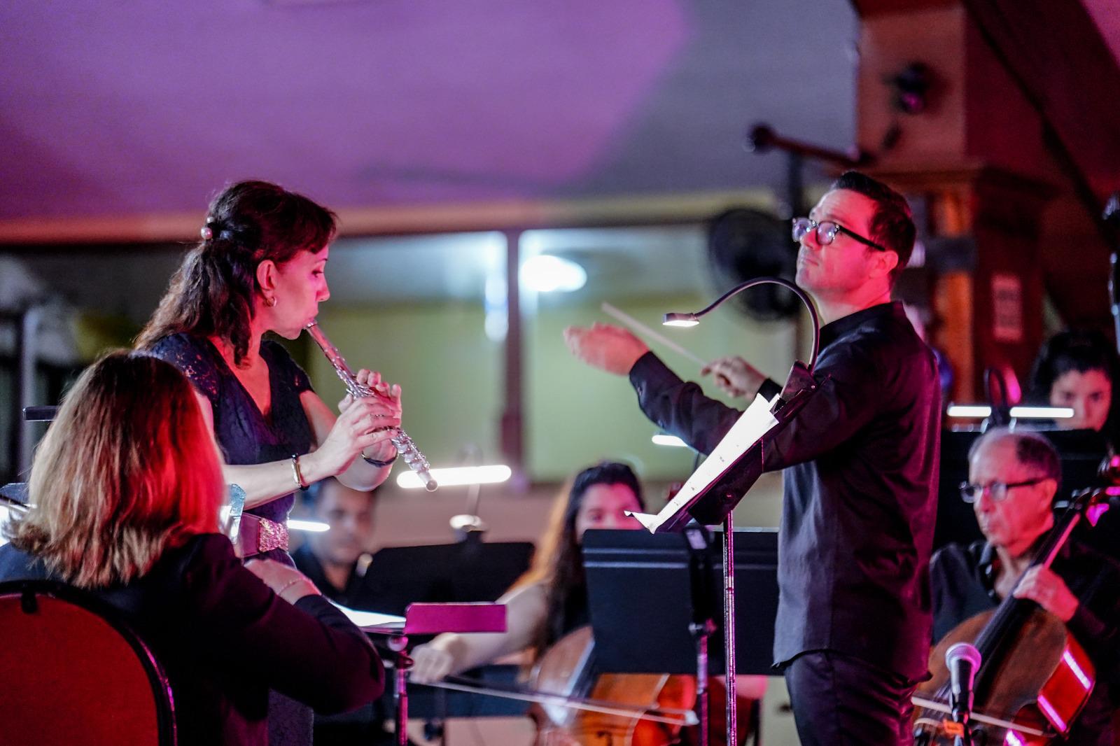 $!Frida Fernández interpretó la “Suite Orquestal No. 2 en Si menor, BWV 1067” de Johann Sebastian Bach.