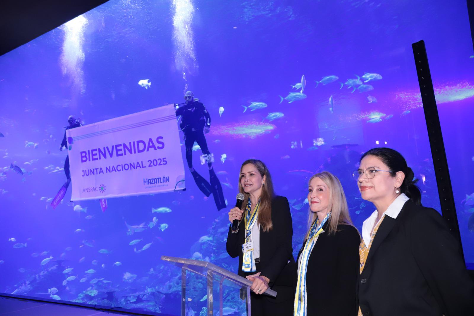 $!Imelda Morales de Chicuate, Balbina Herrera de Medrano y Guillermina García.