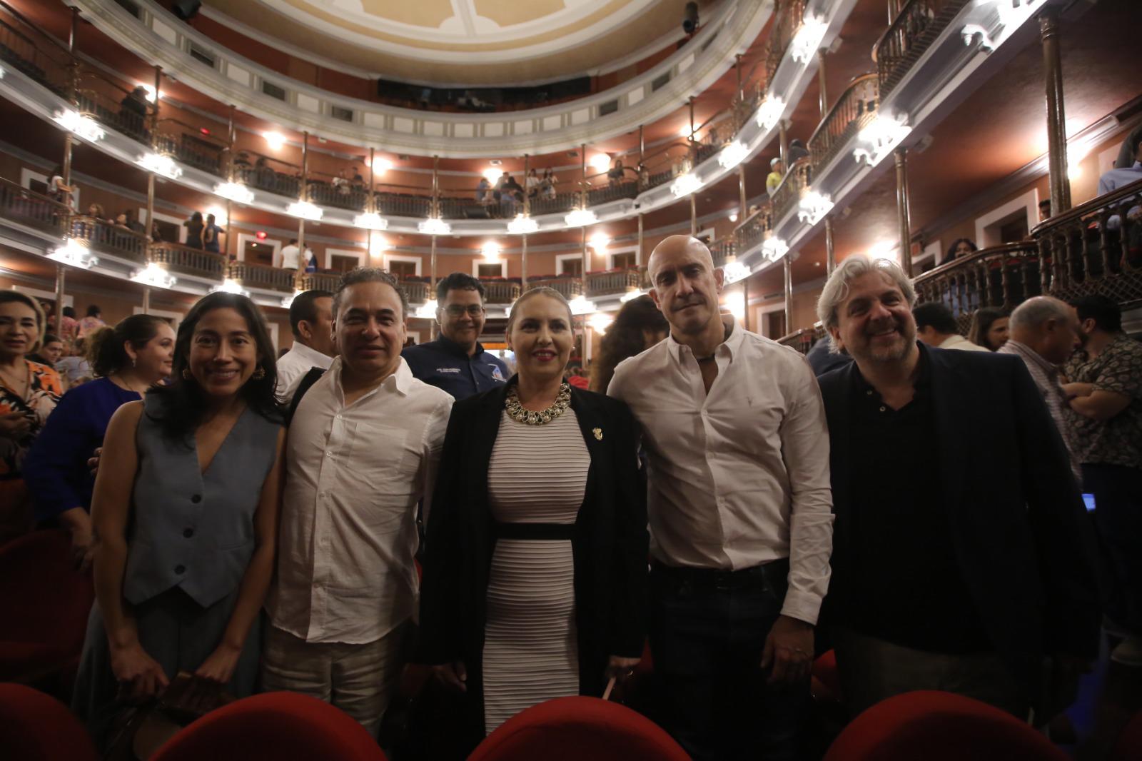 $!Se estrena documental ‘En la sombra del eclipse’ en el Teatro Ángela Peralta, en Mazatlán