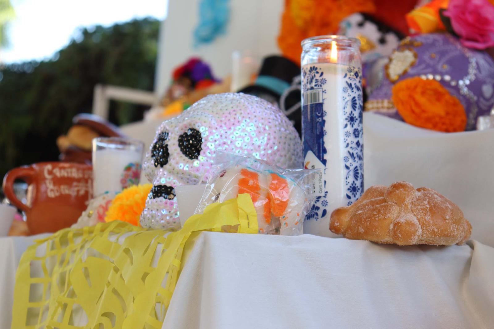 $!‘Espantan’ catrines y catrinas al plantel Emiliano Zapata de la prepa UAS; celebran su concurso anual