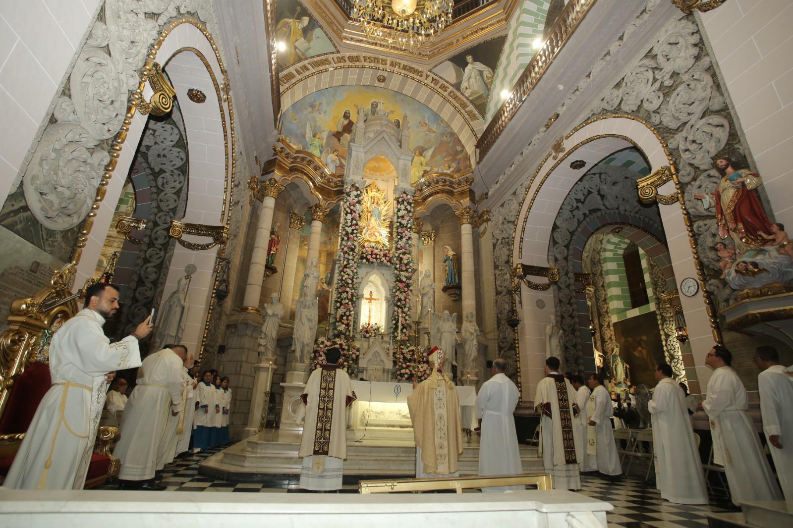$!Celebran a Nuestra Señora de la Inmaculada Concepción en la Catedral de Mazatlán