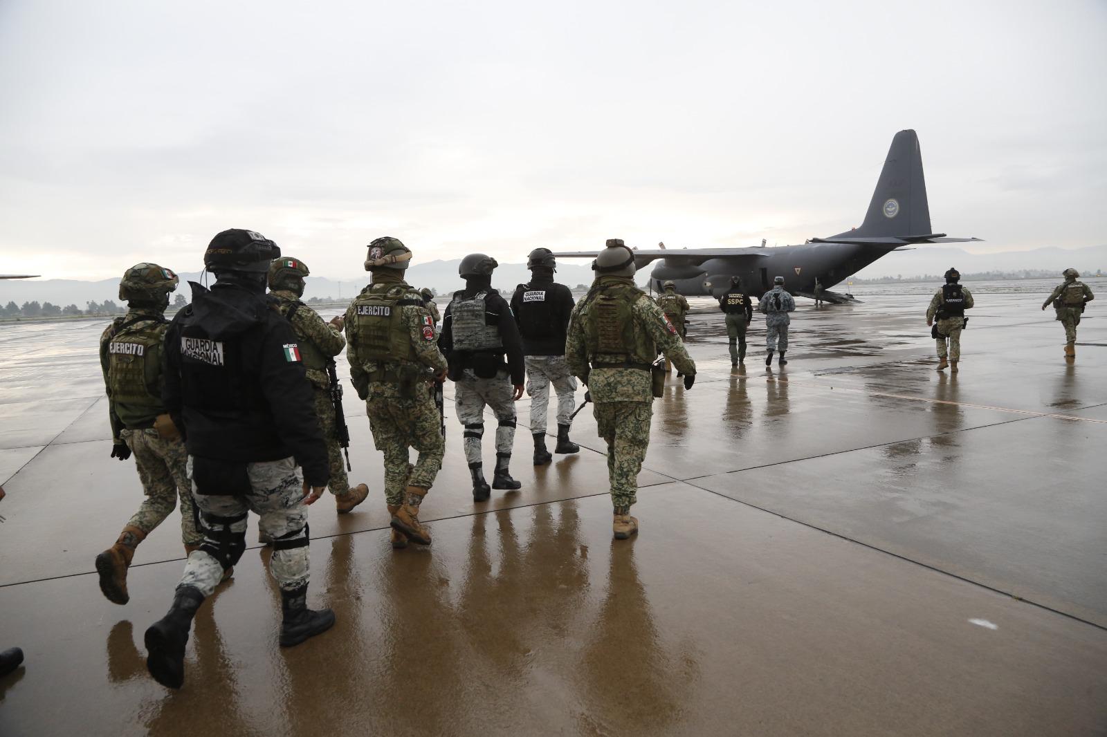 $!Capos enviados a EU seguían delinquiendo en la cárcel: Harfuch; no habrá obstáculos legales: FGR