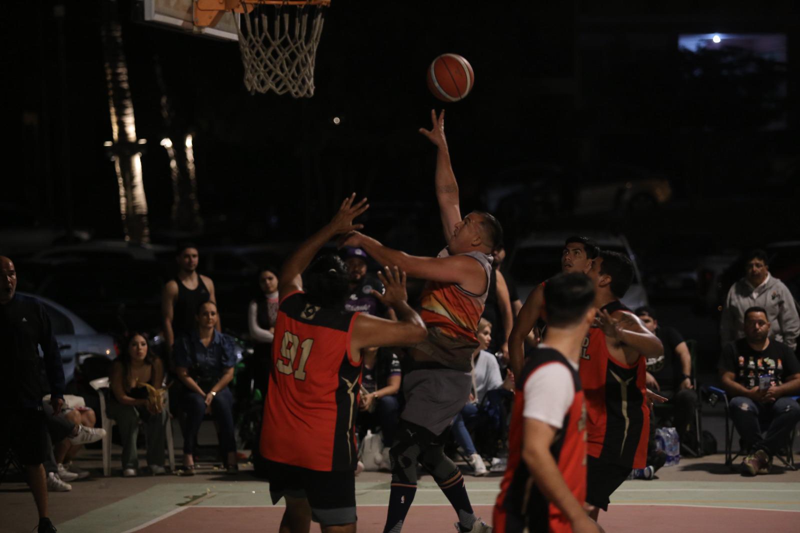 $!Restaurante El Velero deja ir el campeonato en Ciudades Hermanas