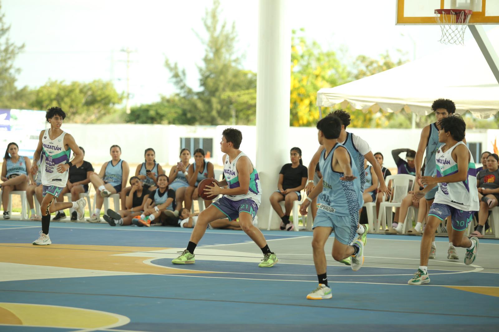 $!Plebes Basketball se adueña de rama varonil de Nacional Academias