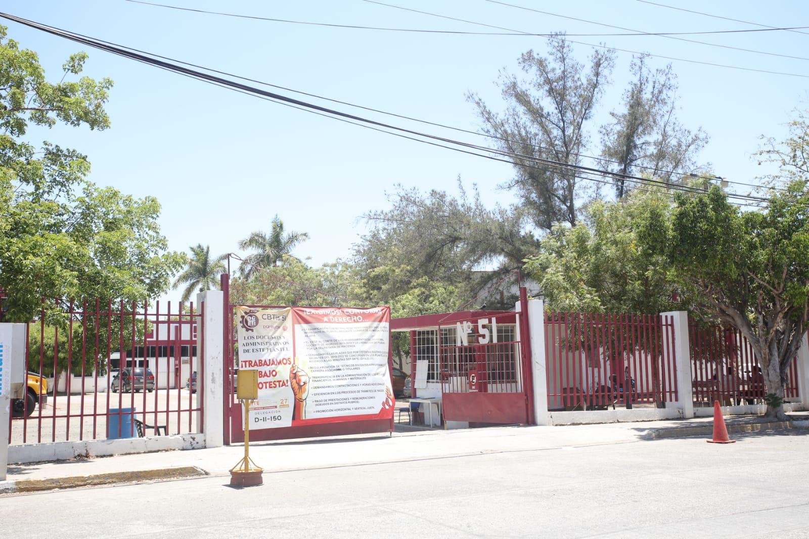 $!En Mazatlán, la Prepa Vasconcelos ordena clases mixtas por casos de Covid y el Cbtis 51 regresa a las virtuales