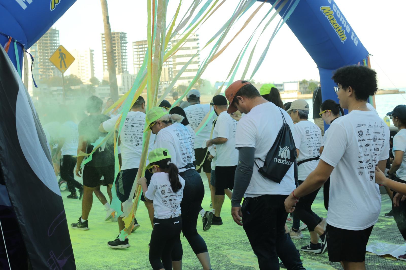 $!Se vive fiesta deportiva y de colores en la Carrera Píntate 5K Mazatún
