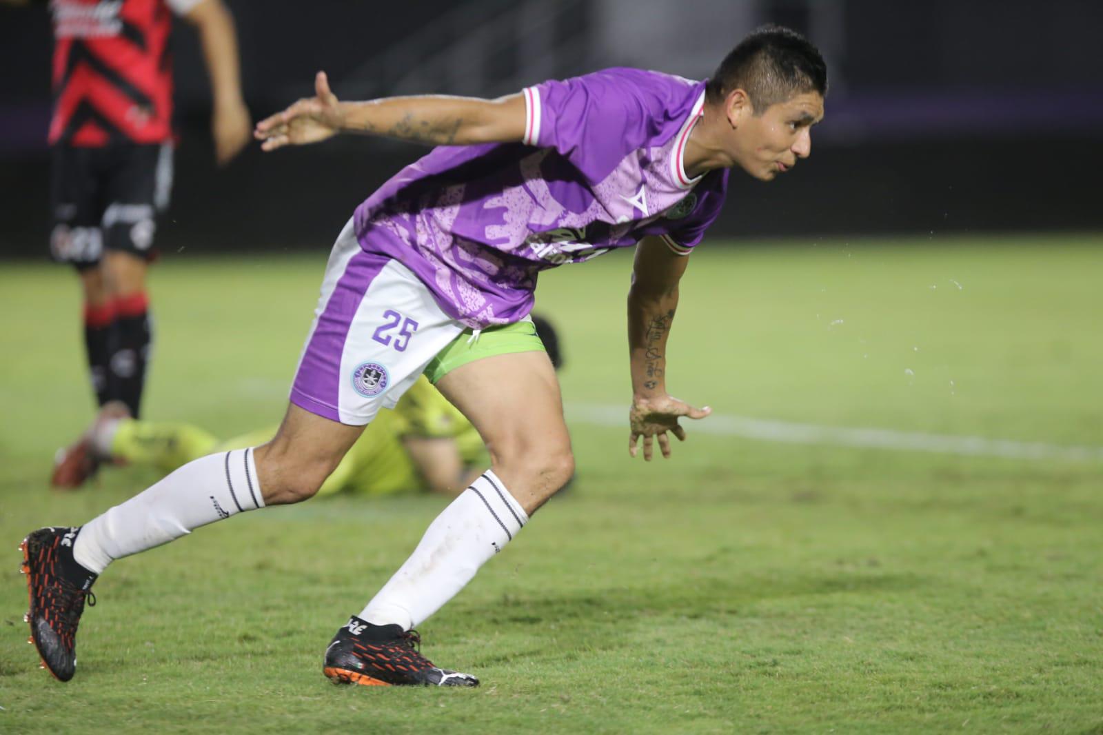 $!Mazatlán FC y Xolos salen parejos 2-2 en duelo de preparación en el Kraken