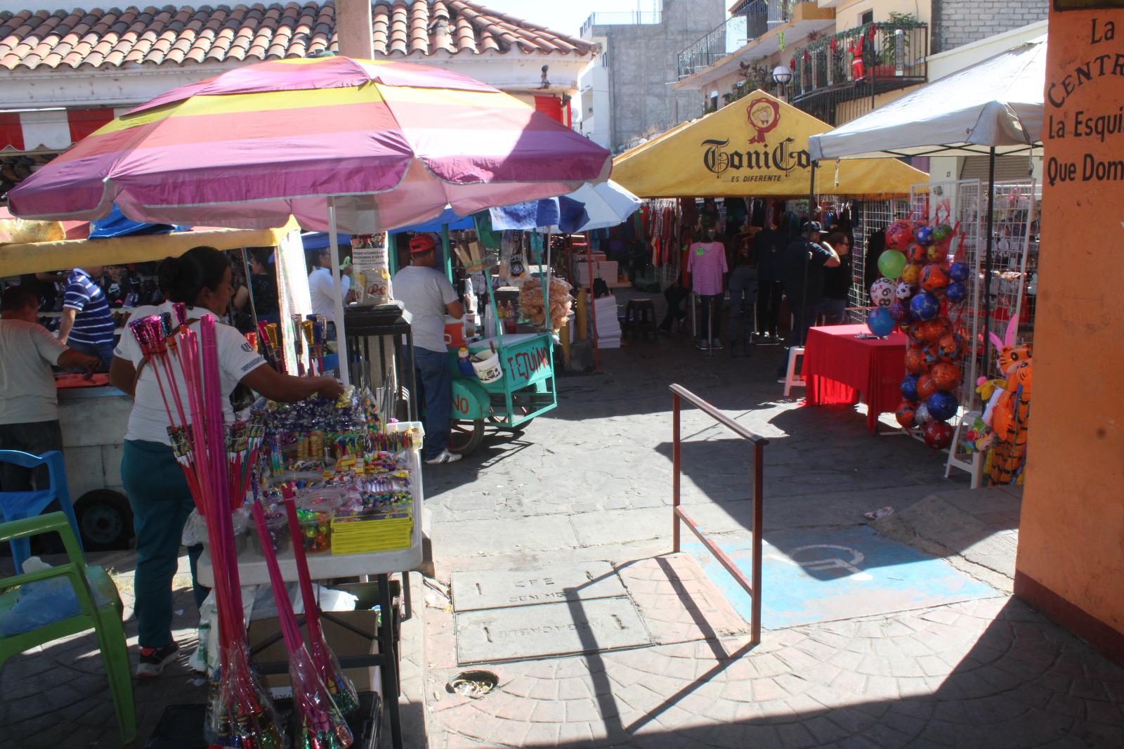 $!Comerciantes de Rosario invitan a consumir en la tradicional verbena navideña