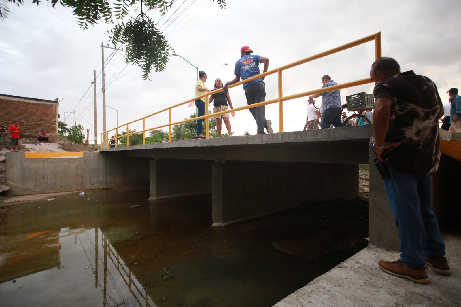$!Inauguran puente en arroyo de la Ampliación Villa Verde, en Mazatlán