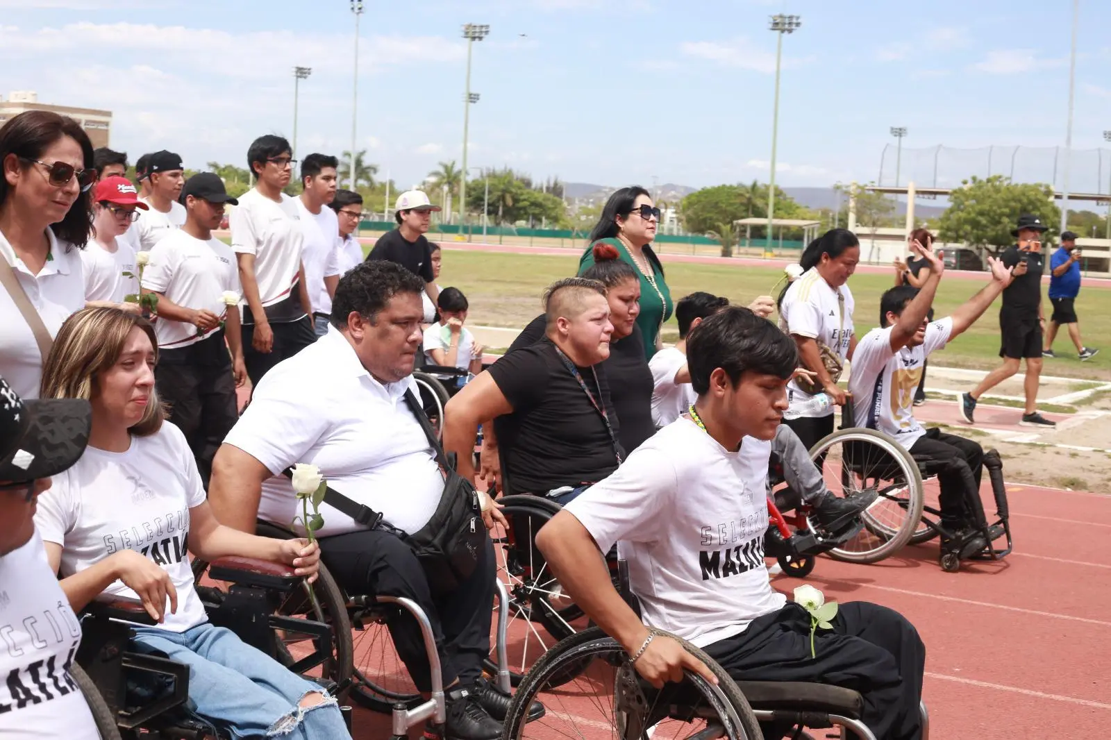 $!Dan paratletas mazatlecos y familares el último adiós a José Trinidad Serrano García