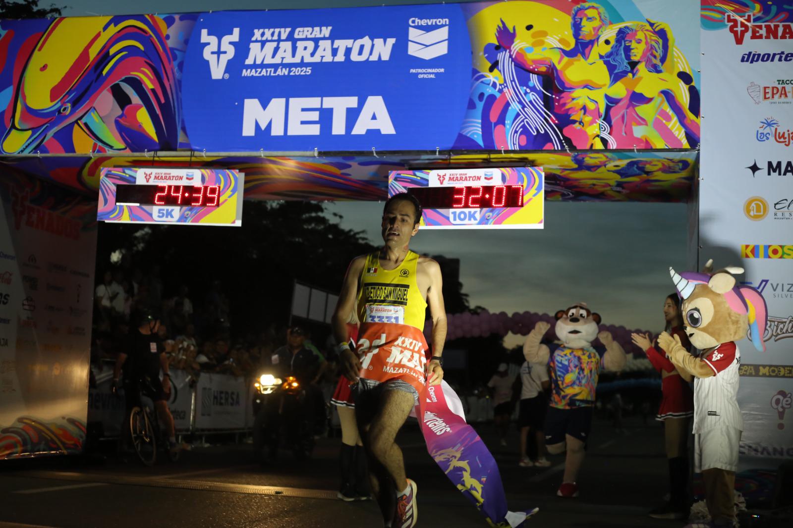 $!Bautista y Morales dominan los 10 kilómetros en Maratón Mazatlán