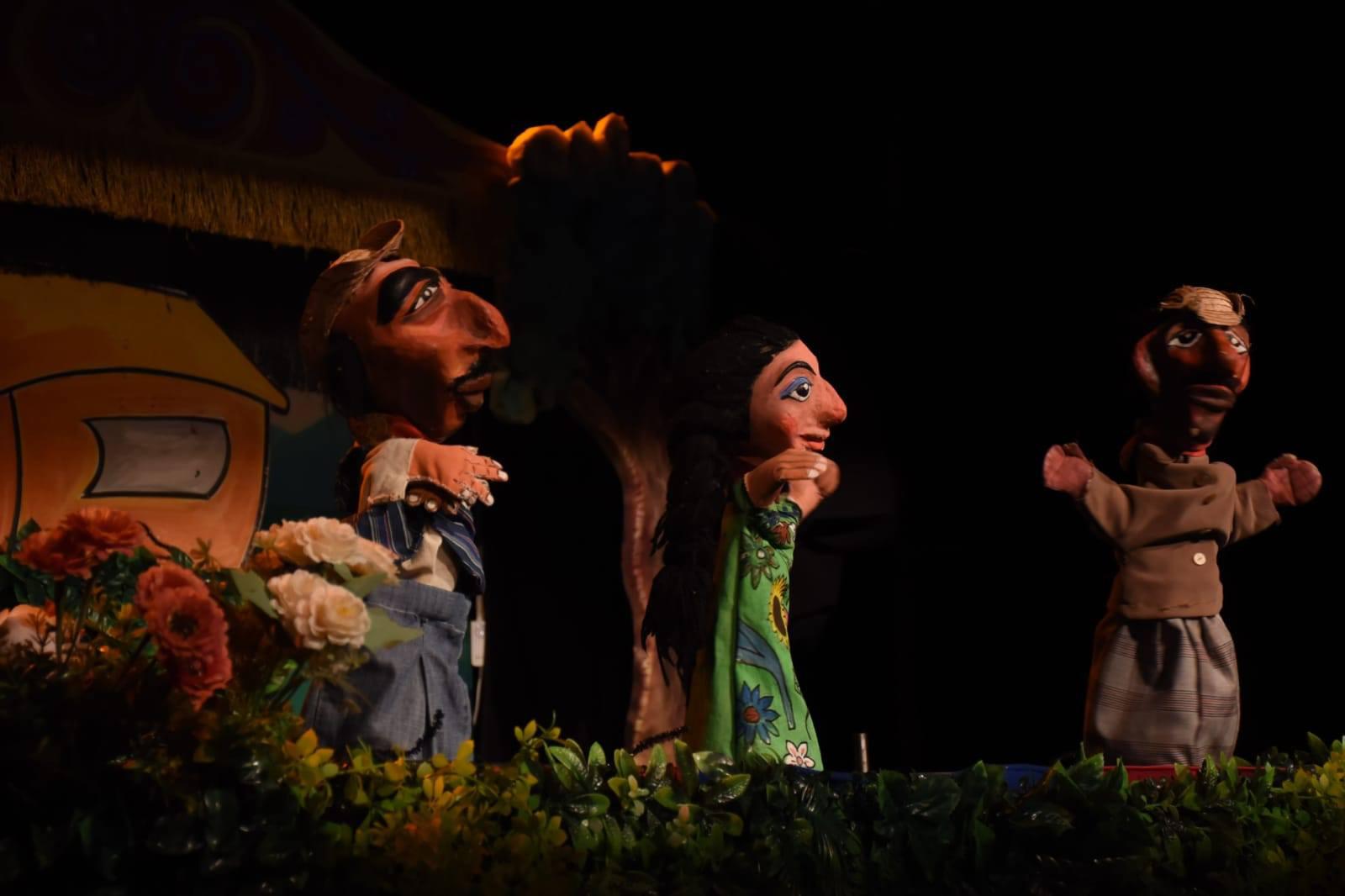 $!La compañía Bitache Títeres presentó ‘La Princesa de las Flores’.