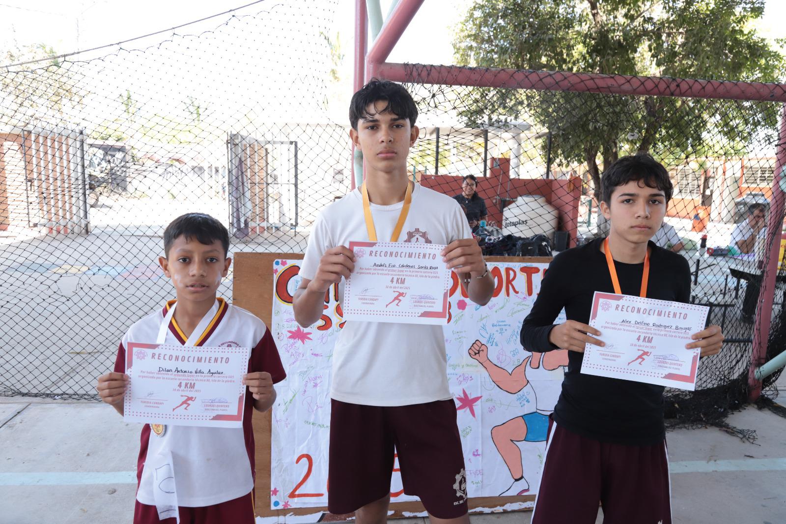 $!Celebran Primera Carrera Deportiva en la ETI 88 de la Isla de la Piedra