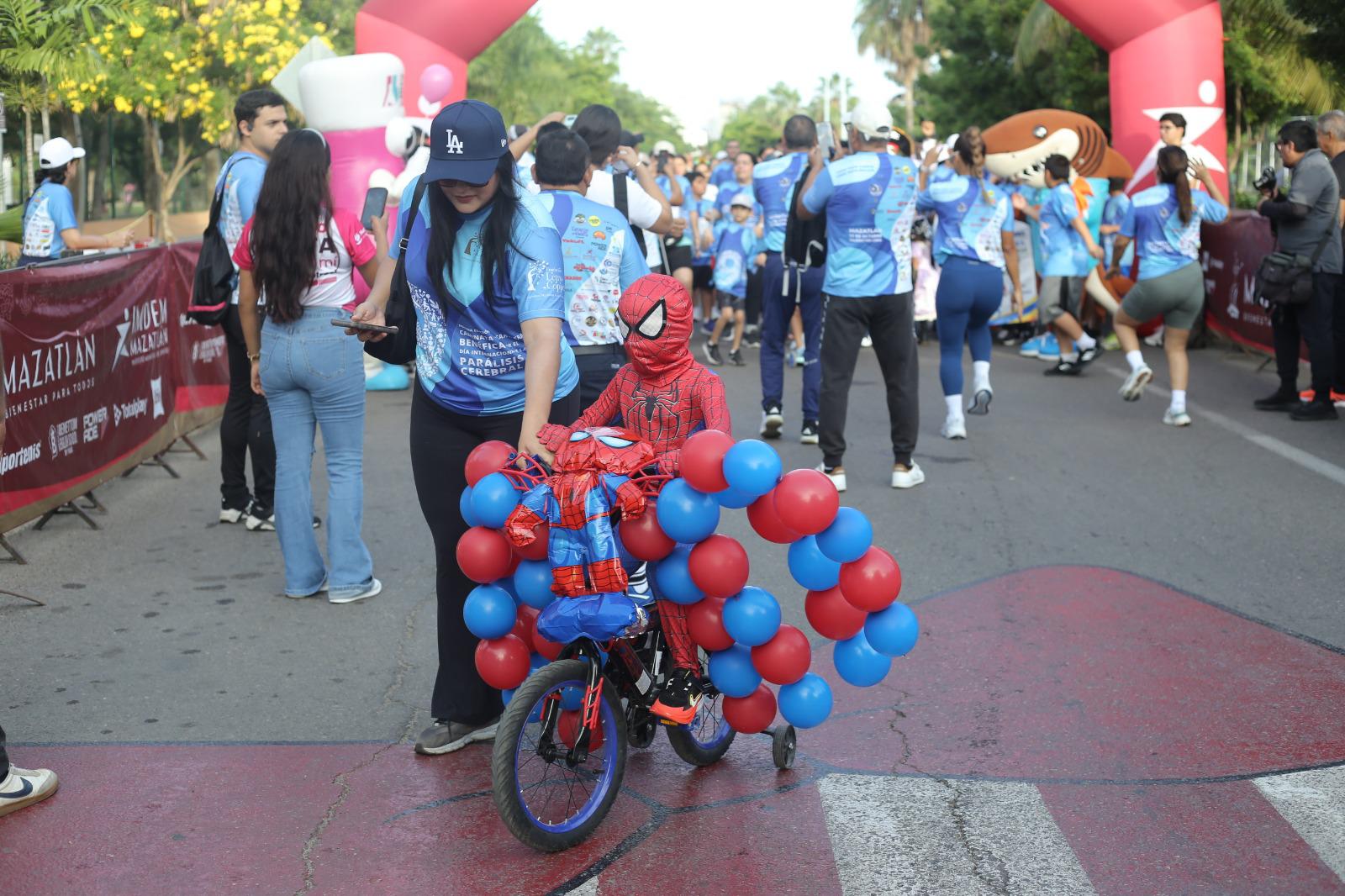 $!¡Inclusión y solidaridad! Mazatlán corre con el corazón en Carrera por la Parálisis Cerebral