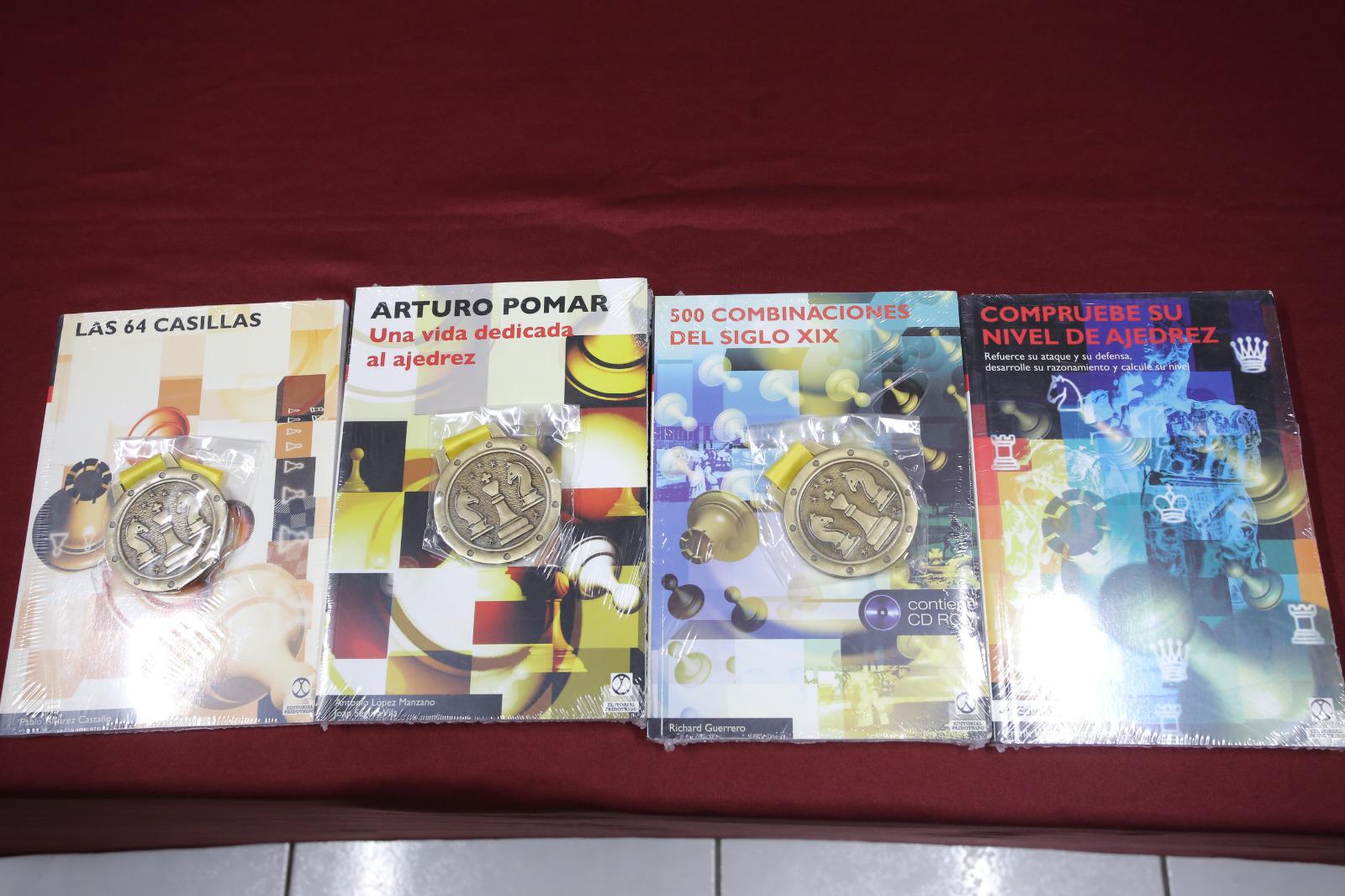 $!Ajedrecistas mueven las piezas en Torneo por la Paz