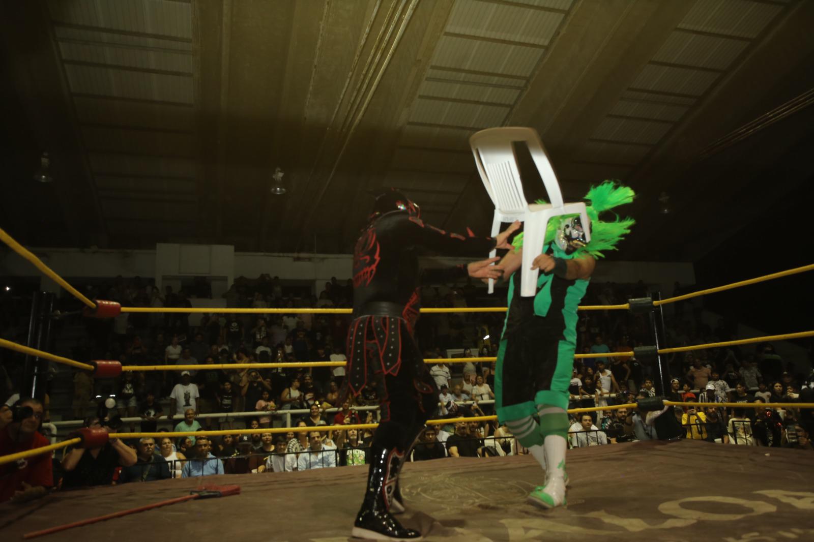 $!Brilla La Parka en presentación en Mazatlán