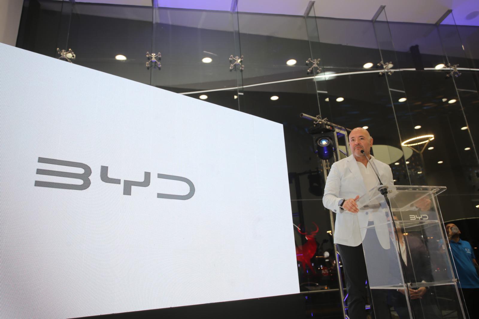 $!Jorge Vallejo, director general de Grupo BYD México, durante su discurso.