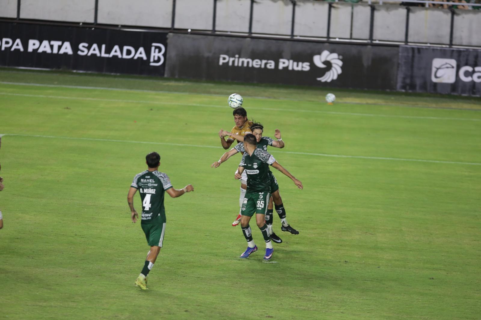 $!Dorados desaprovecha localía y es sorprendido por Alacranes