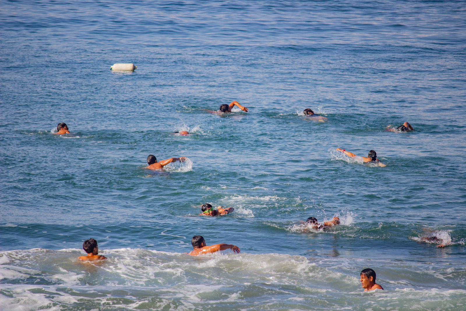 $!Avanza curso de certificación de salvavidas con participación de 15 mujeres en Mazatlán