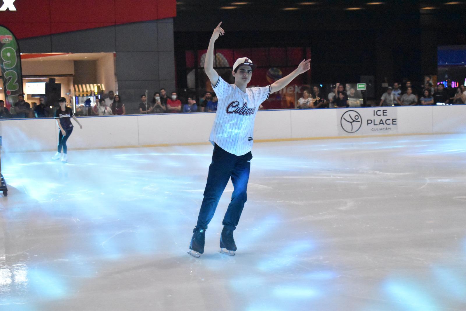 $!Tomateros de Culiacán presenta sus uniformes con espectáculo sobre hielo