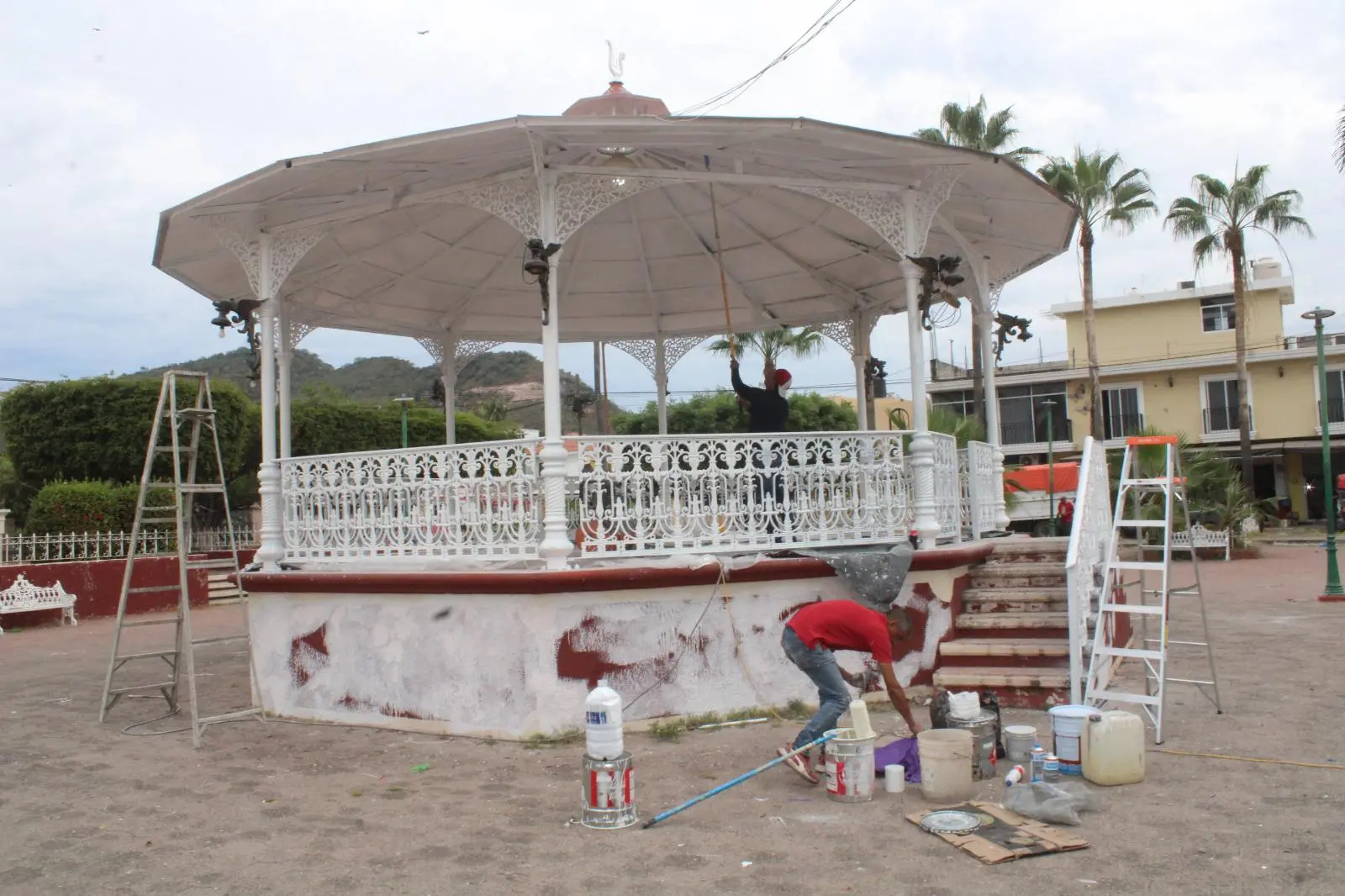 $!Tras 8 años de abandono, empresario local rehabilita la plaza Lola Beltrán en El Rosario