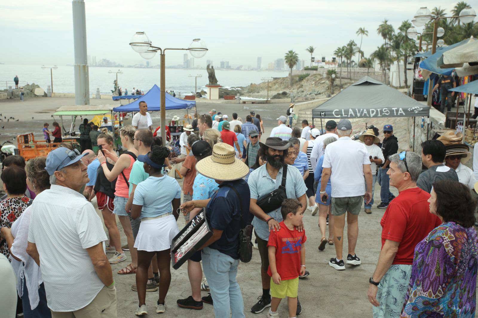 $!Llega a Mazatlán el Norwegian Jade con más de 3 mil cruceristas