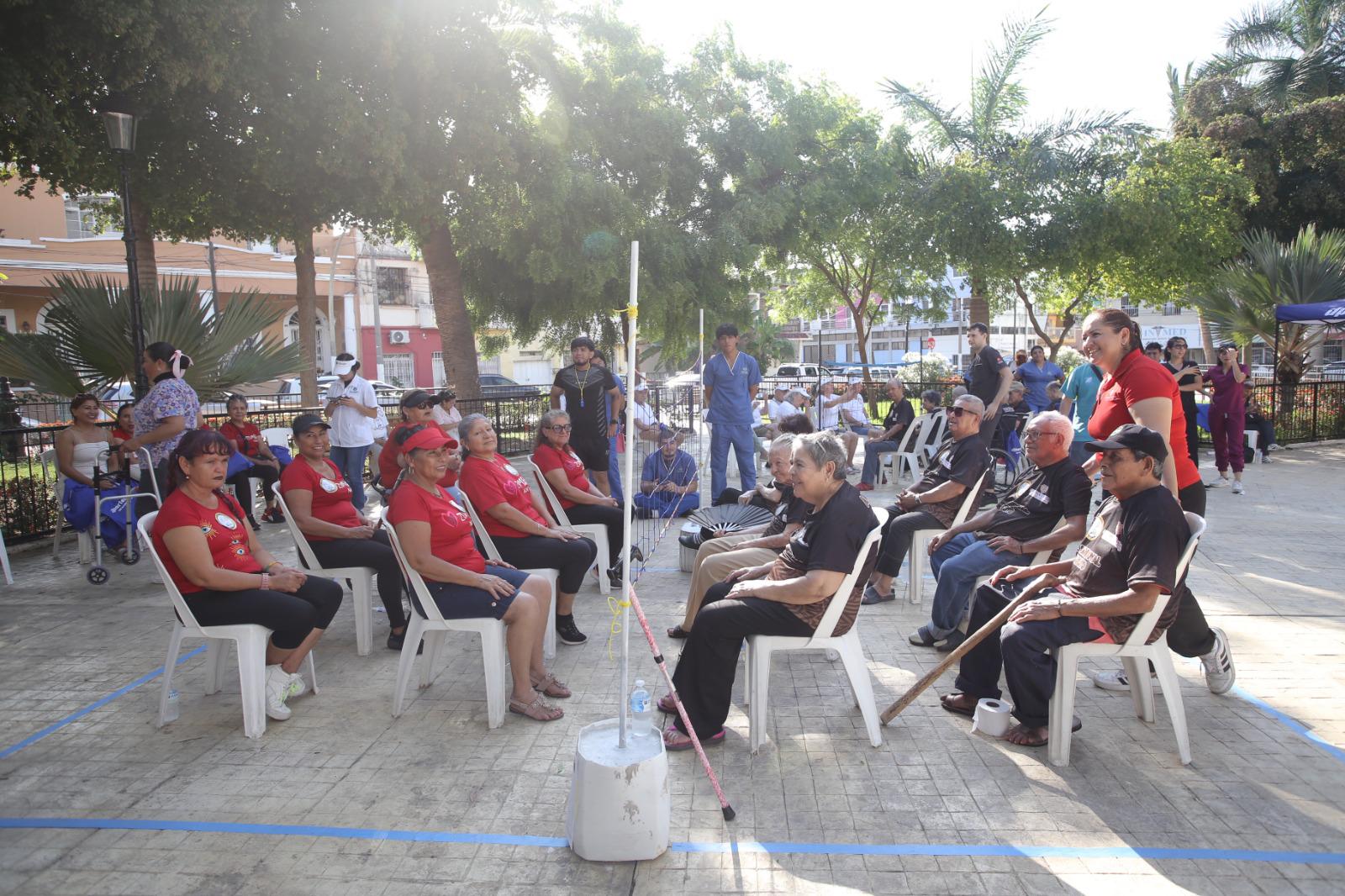 $!Adultos mayores se activan en Copa Rotaria de Cachibol