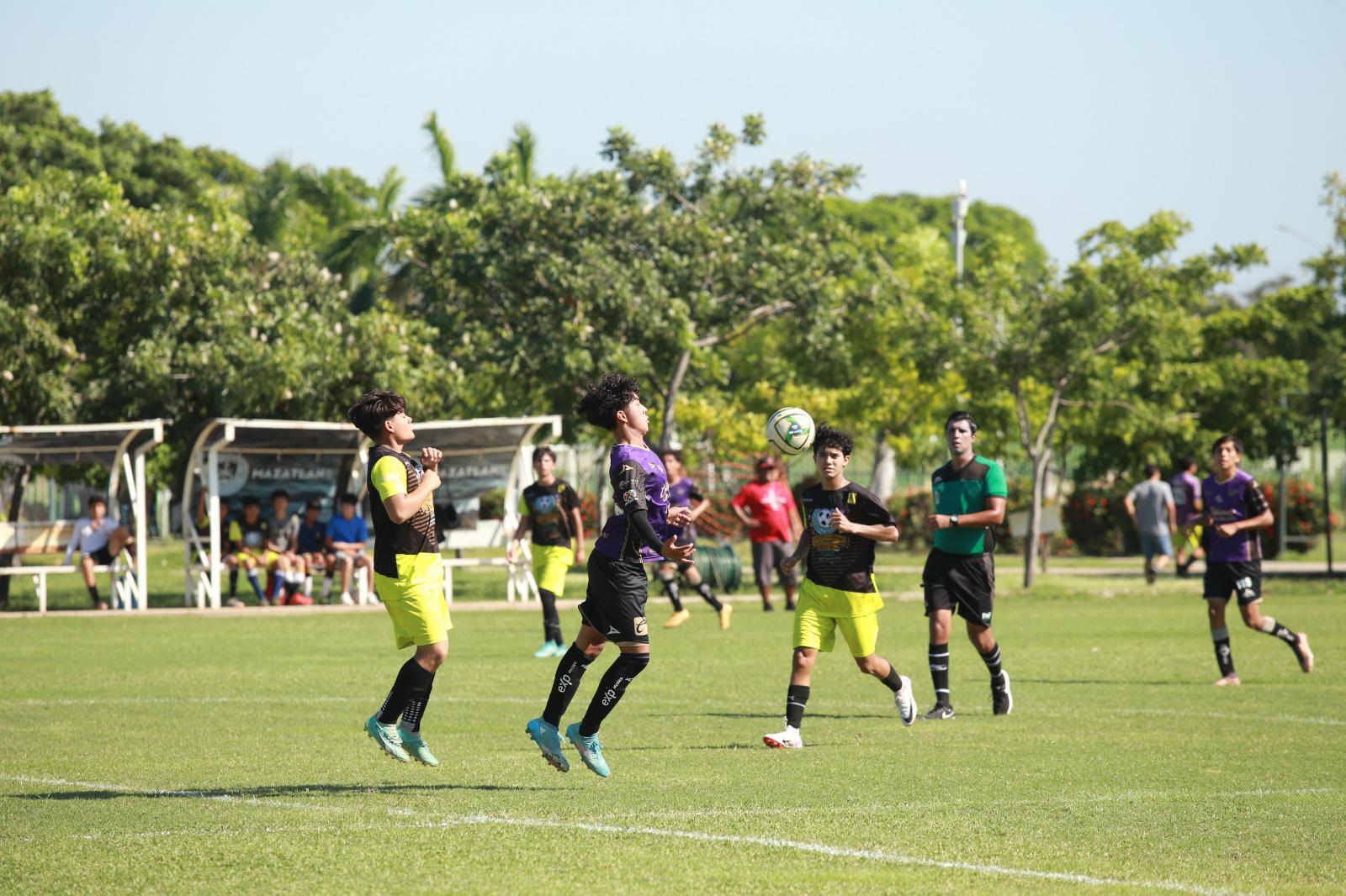 $!Mazatlán FC no suelta el liderato de la Regional Juvenil de Futbol