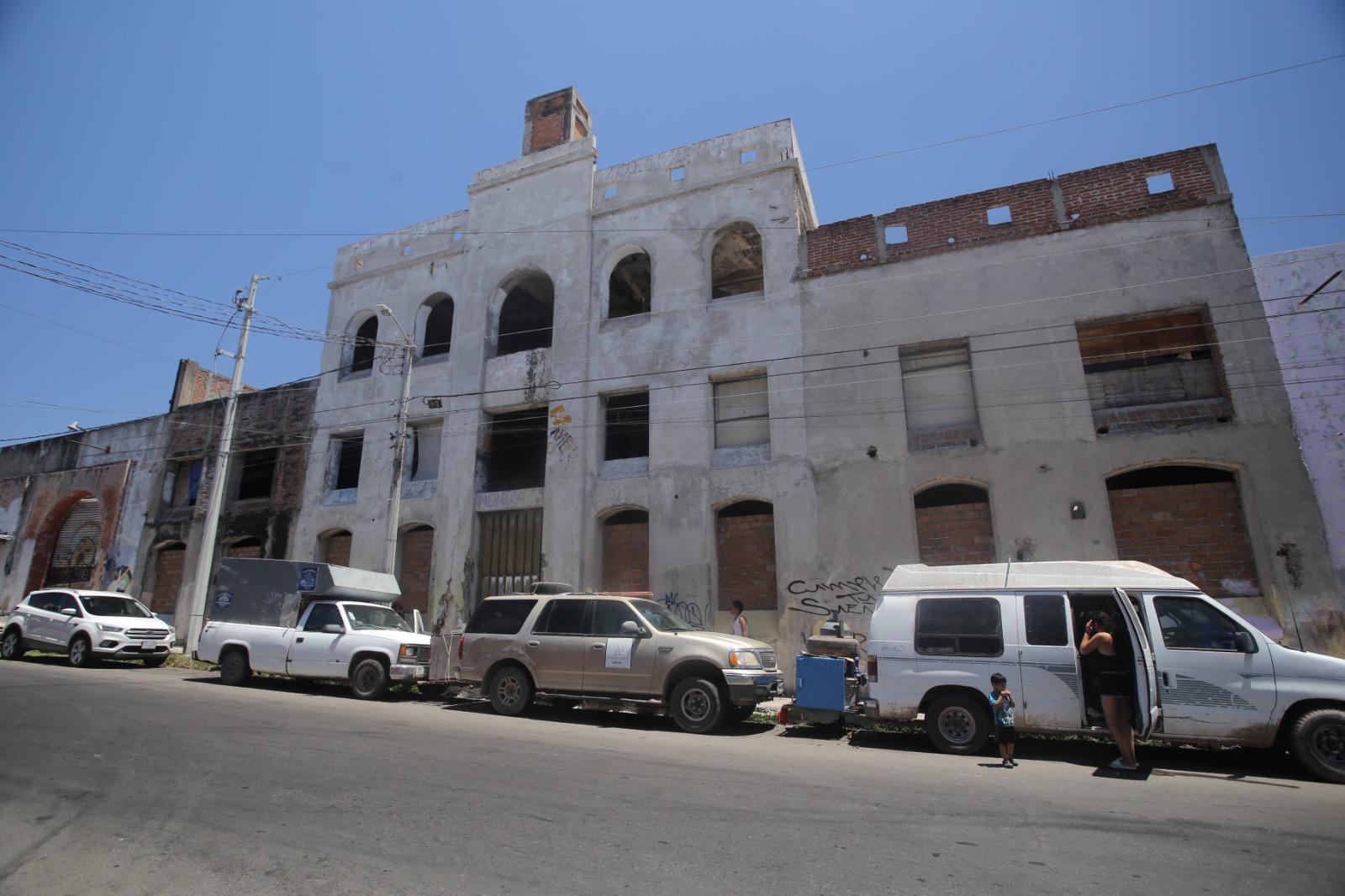 $!Solo daños materiales deja incendio en bodega del Mercado de las Flores durante el fin de semana