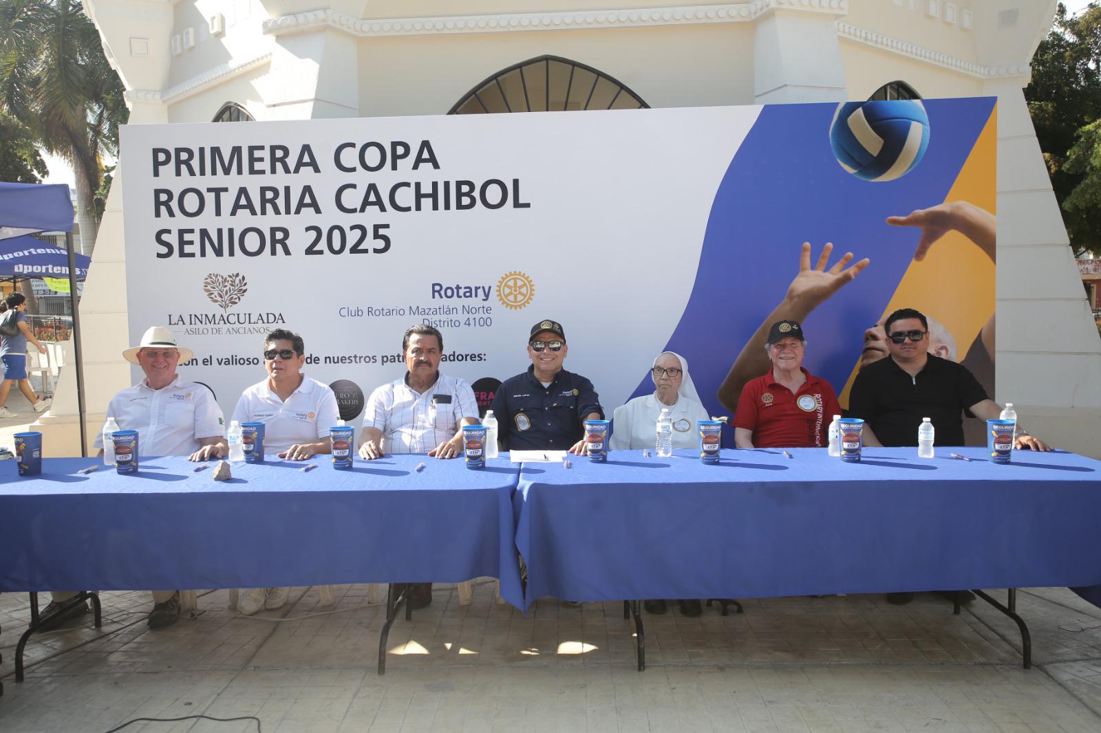 $!Adultos mayores se activan en Copa Rotaria de Cachibol