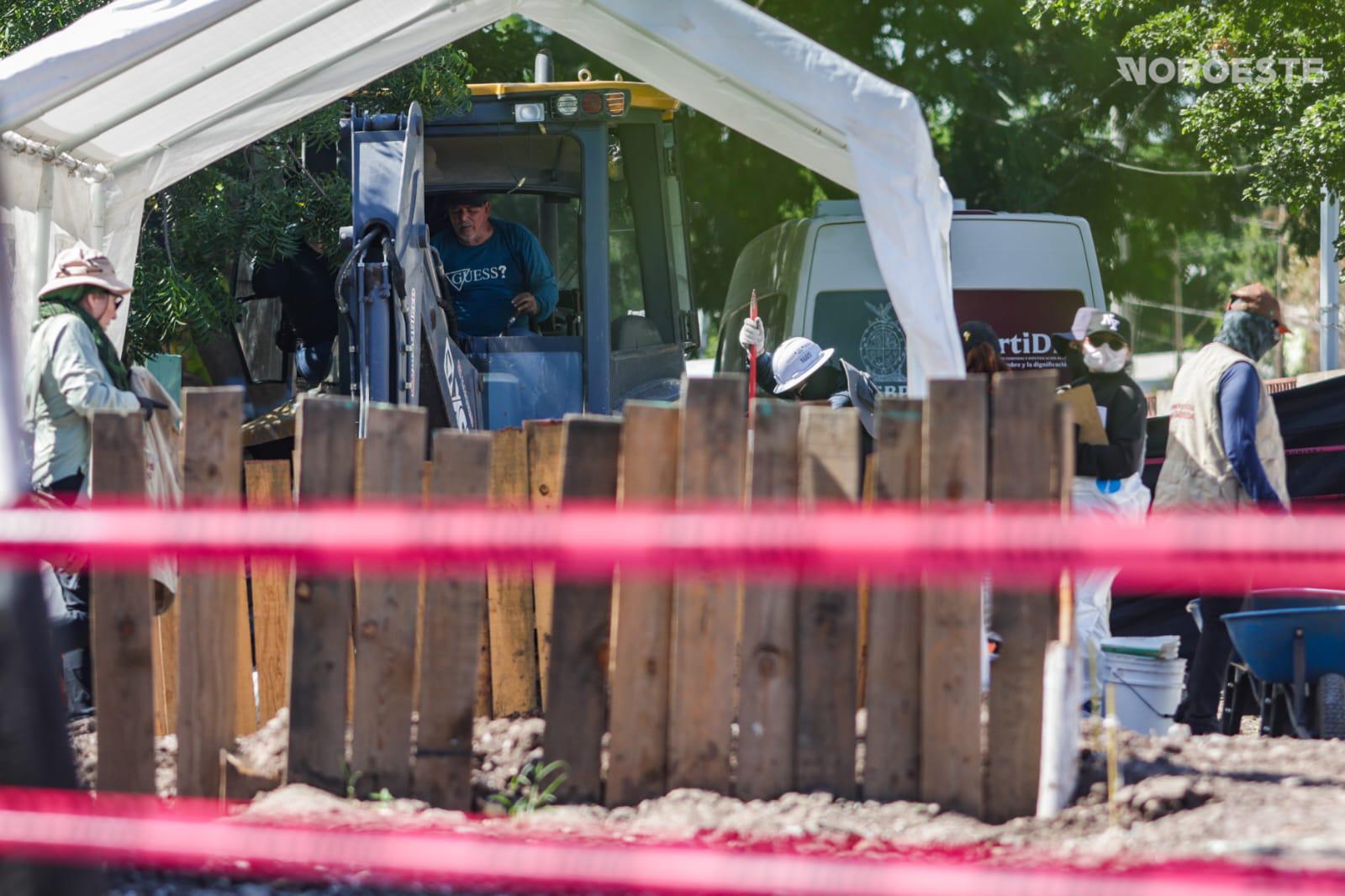 $!Reanuda Gobierno de Sinaloa exhumación de cadáveres en la fosa común del Panteón 21 de Marzo