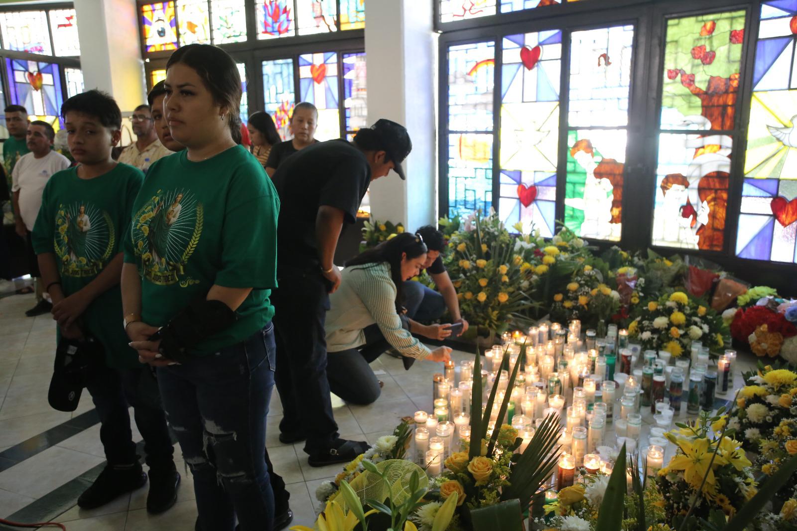 $!Piden a San Judas Tadeo por la paz en Mazatlán, en Sinaloa y en México