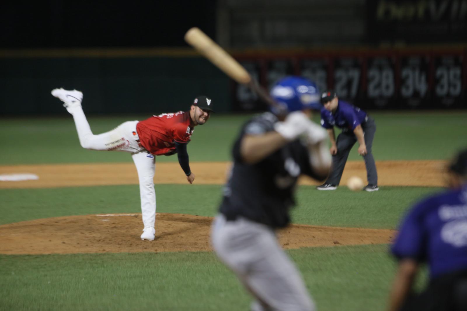 $!Yaquis acaricia liderato general al blanquear a Venados