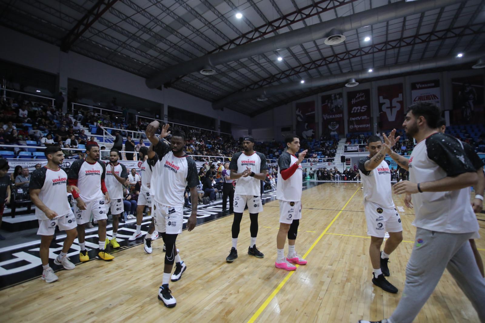 $!Leyendas del basquetbol de Mazatlán son homenajeadas en inauguración del Cibacopa
