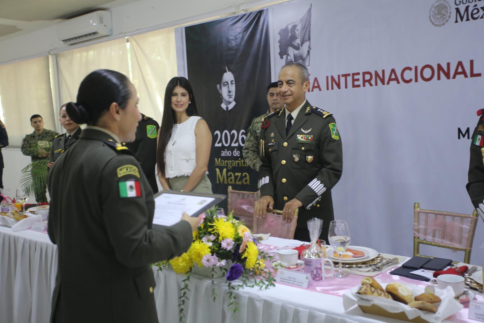 $!Reconoce Fuerzas Armadas de México a personal militar femenino en la III Región Militar