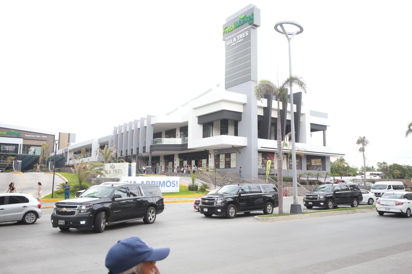 $!Llega AMLO al Hotel El Cid de Mazatlán donde pernoctará este viernes