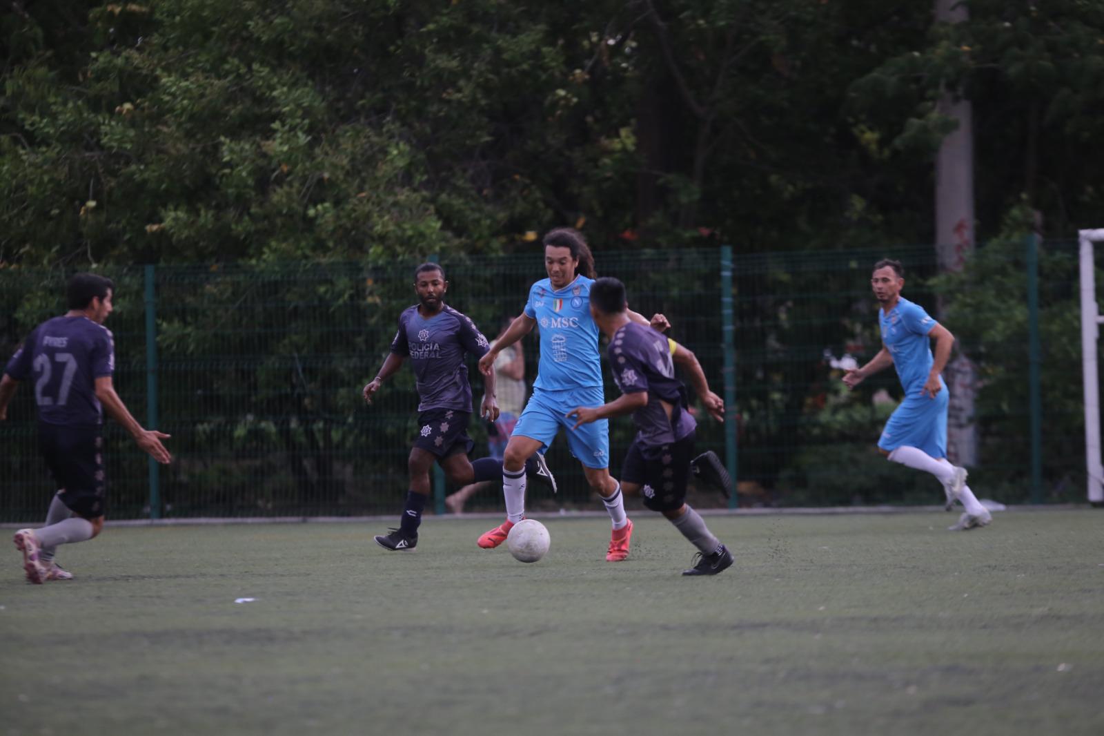 $!Aluminio y Cristales El Pollo se corona en la Liga Superveteranos con doble campeonato