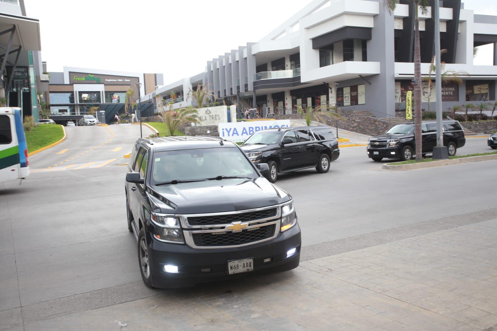 $!Llega AMLO al Hotel El Cid de Mazatlán donde pernoctará este viernes