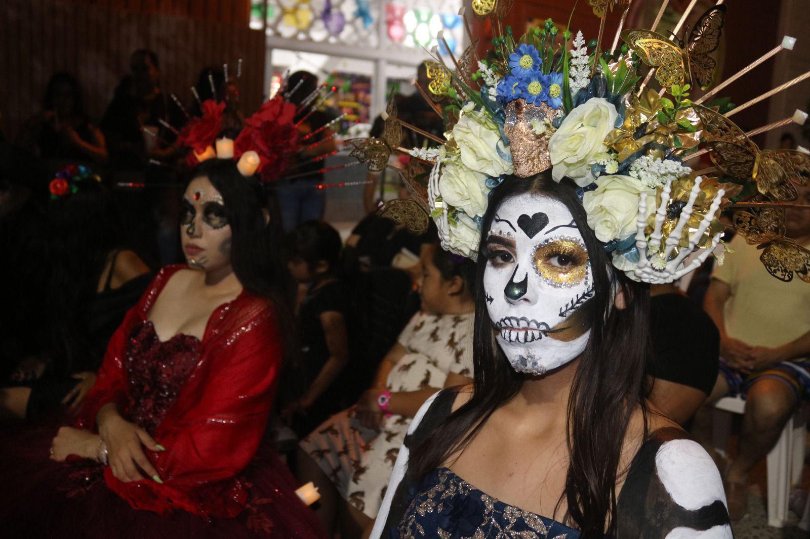 $!Gobierno de Escuinapa realiza callejoneada y festival por el Día de Muertos