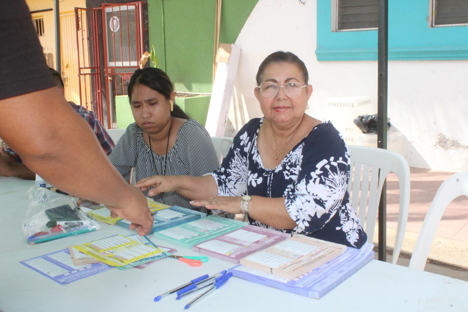 $!Para Dolores, la elección judicial es su décimo proceso como funcionaria de casilla
