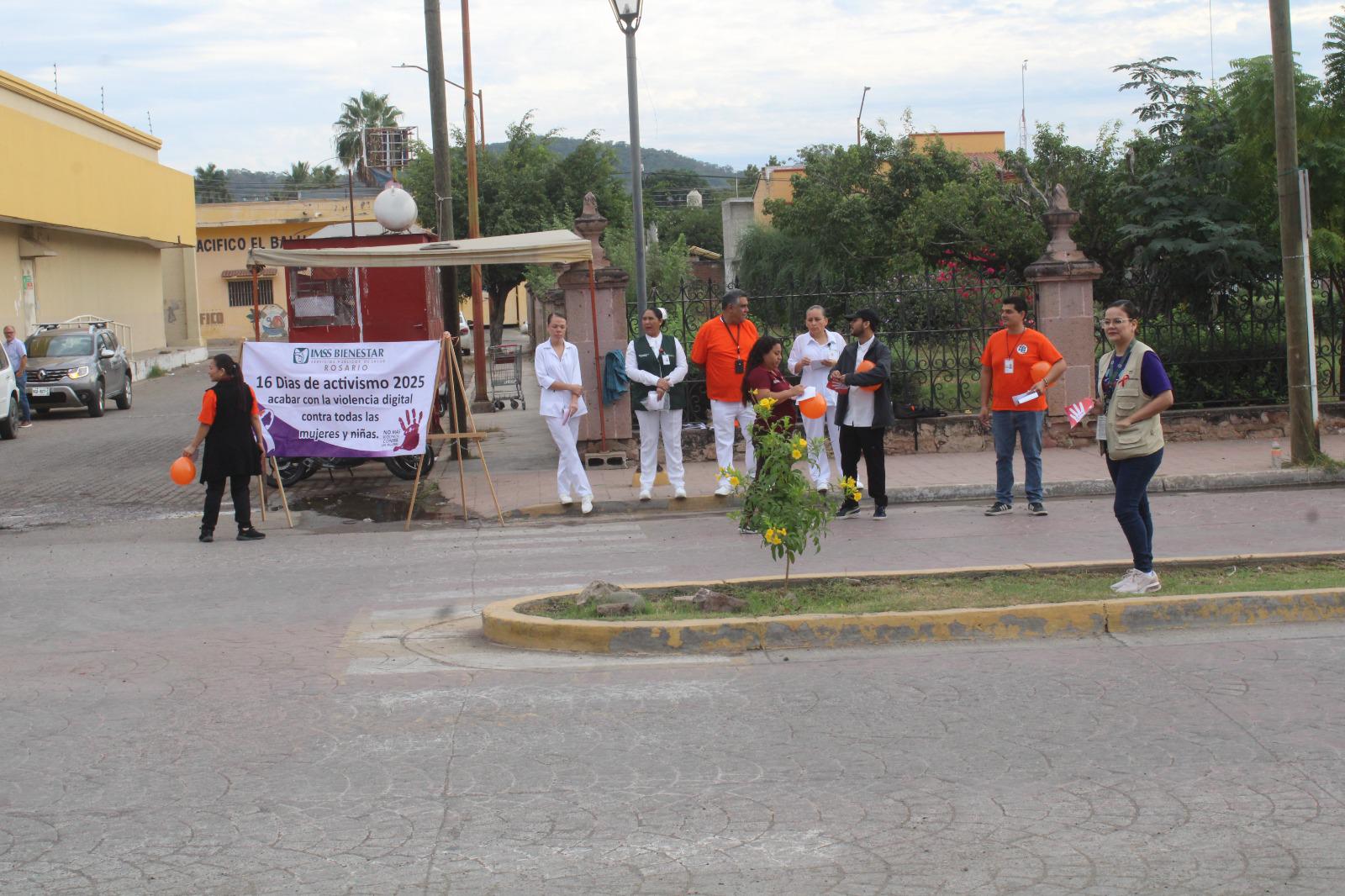 $!Instituciones de Rosario pegan calcas por la no violencia contra mujeres, niñas y adolescentes