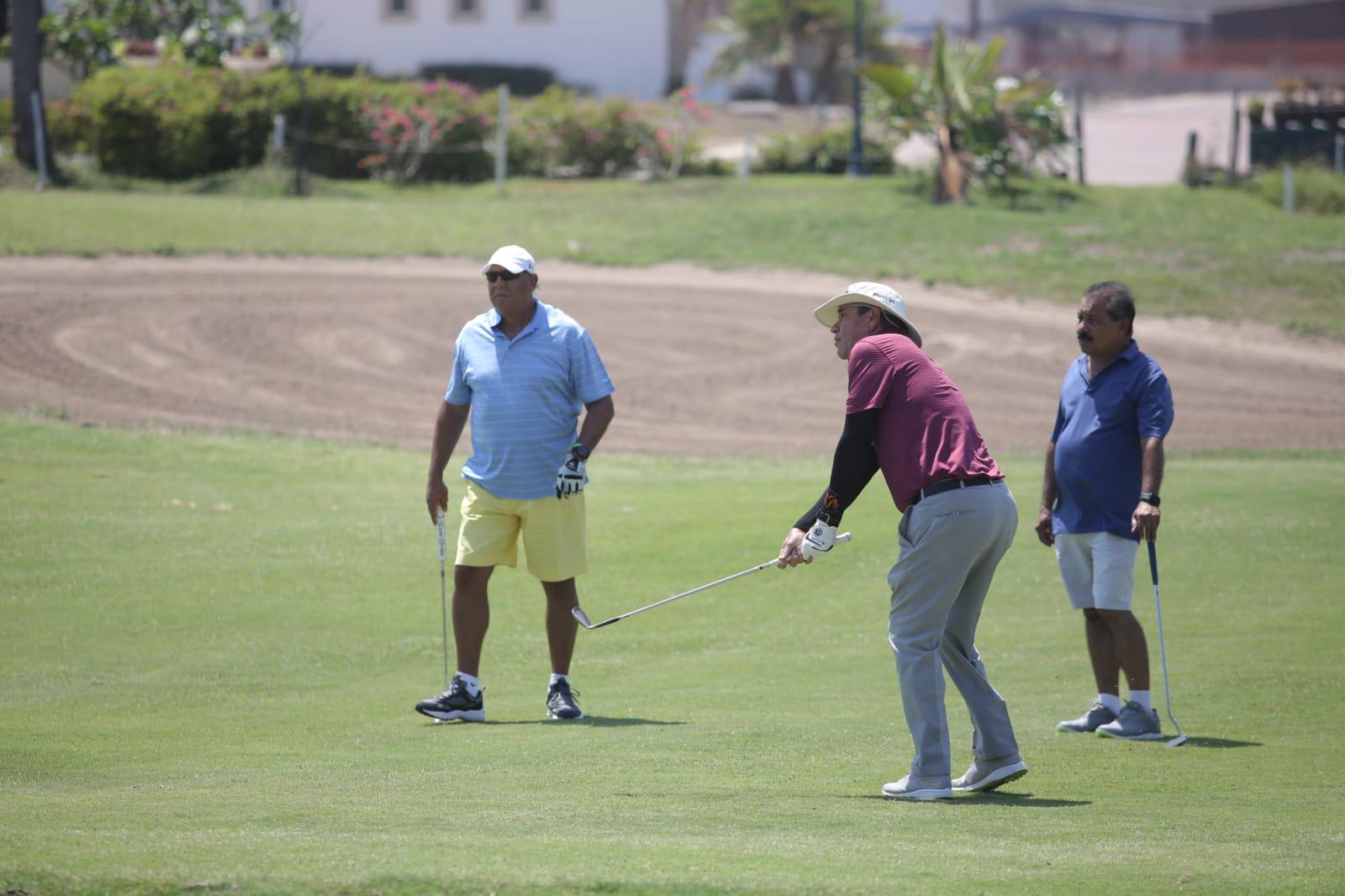 $!Cisneros y Rocha toman la punta en arranque del Torneo Anual de Golf Alhma