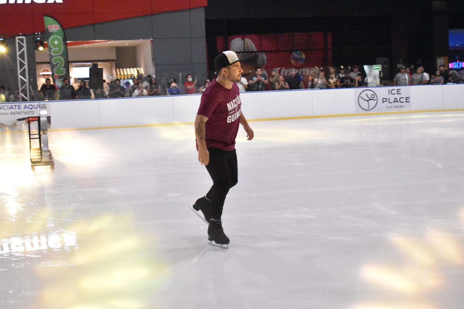 $!Tomateros de Culiacán presenta sus uniformes con espectáculo sobre hielo