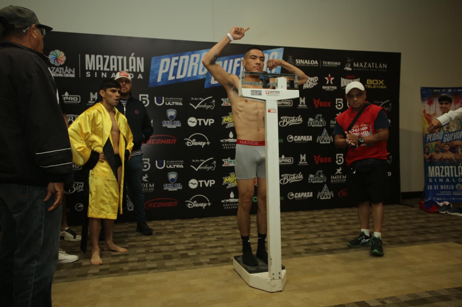 $!Cumplen pugilistas con el peso para velada de este viernes en Mazatlán