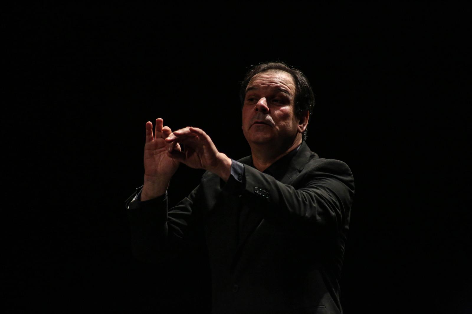 $!El maestro Armando Pesqueira fue el director huésped.